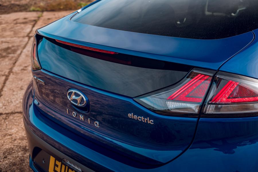 Детали экстерьера Hyundai IONIQ electric (AE) 2019 года  (UK) (фото 26 из 37)
